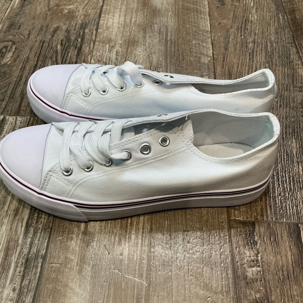 Women’s Classic White Canvas Sneakers Size 8 - Picture 5 of 7